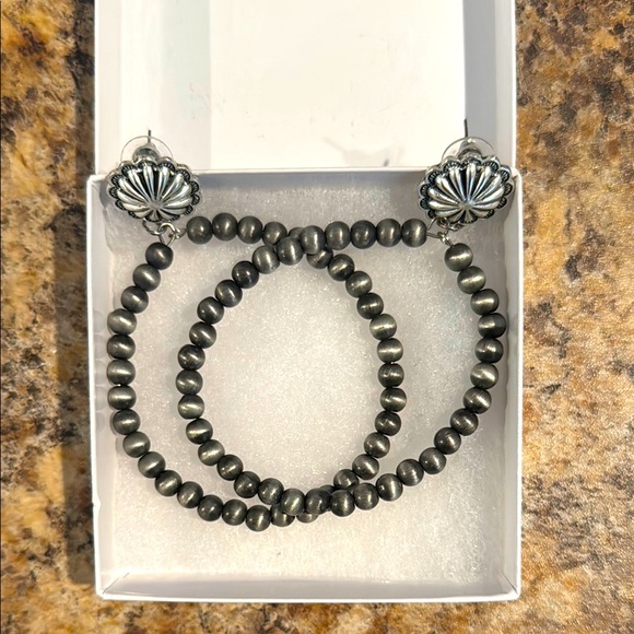 Western Navajo Style and Silver Hoop Earrings - Picture 3 of 5